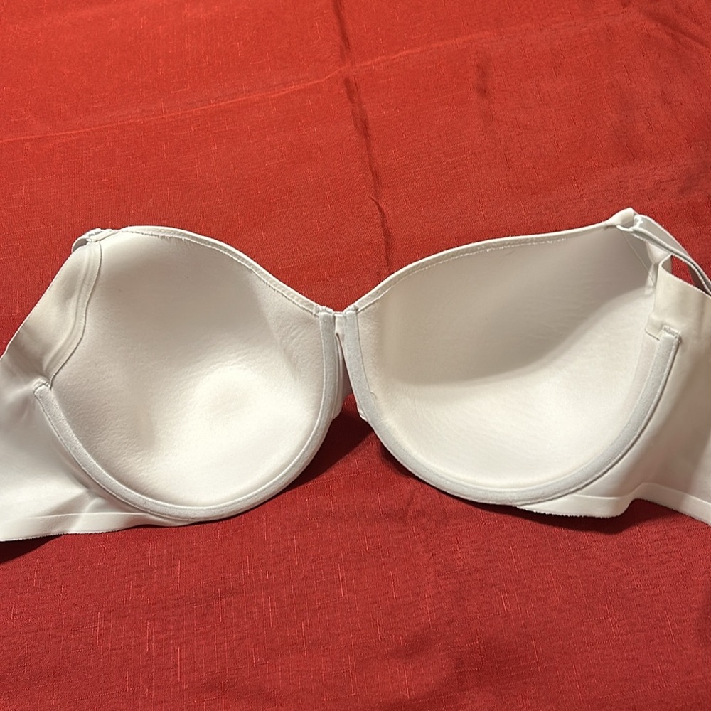 White Olga No Side Effects Padded Bra with Underwire 44C - Picture 7 of 7